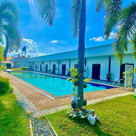 Ogh Resort Hotel Angeles Bagian luar foto