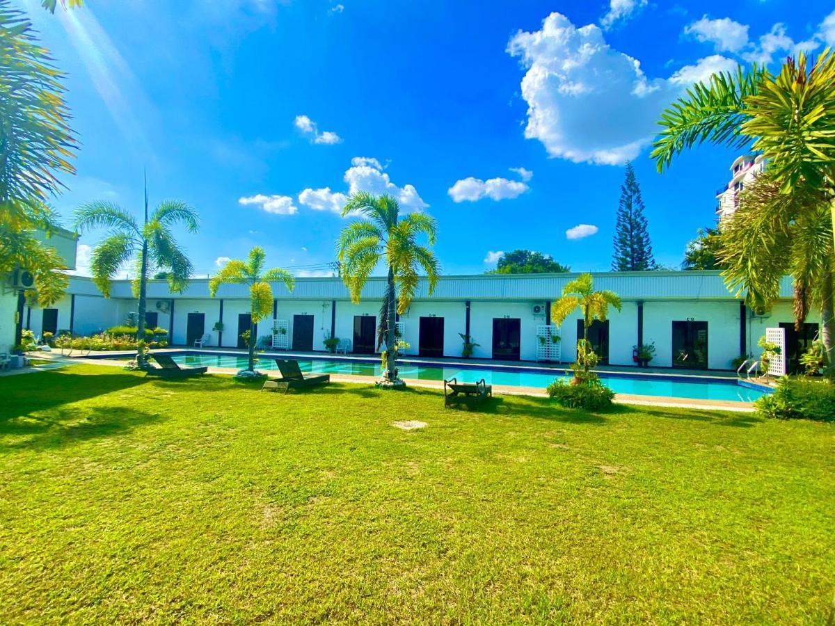 Ogh Resort Hotel Angeles Bagian luar foto