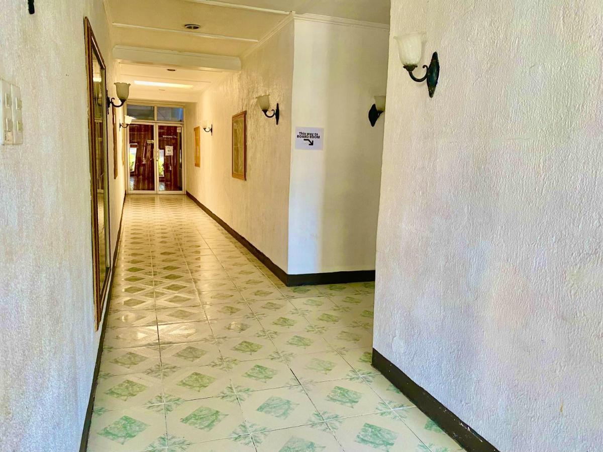 Ogh Resort Hotel Angeles Bagian luar foto