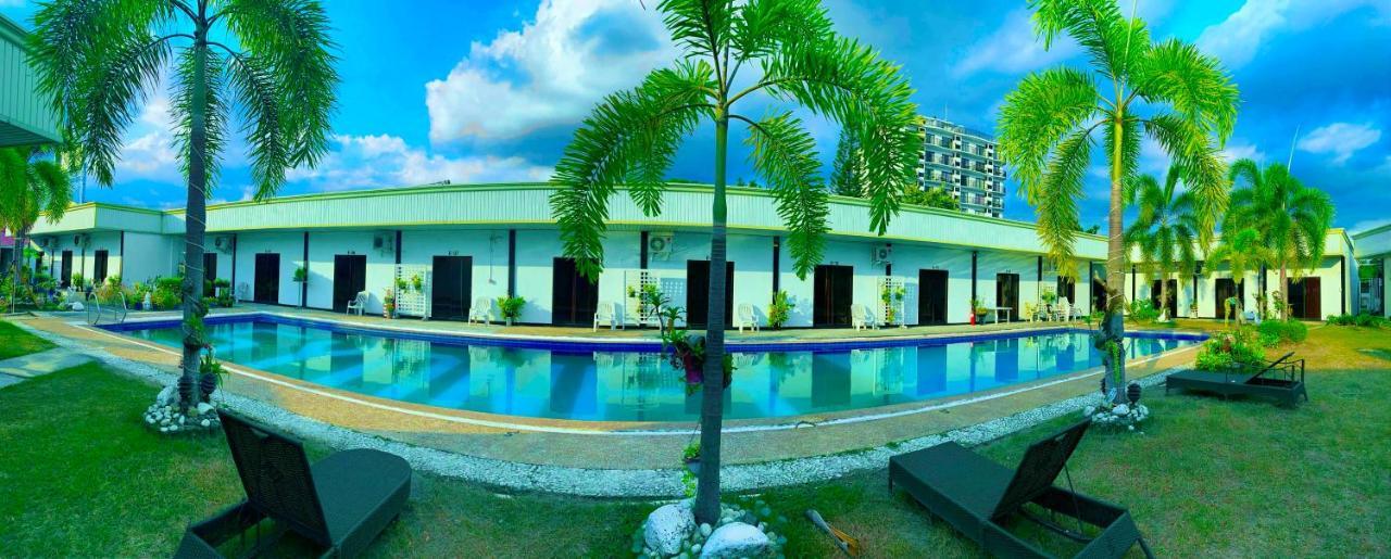 Ogh Resort Hotel Angeles Bagian luar foto