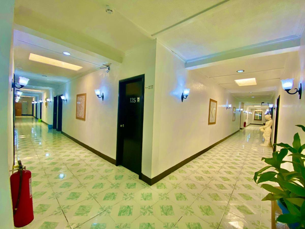 Ogh Resort Hotel Angeles Bagian luar foto