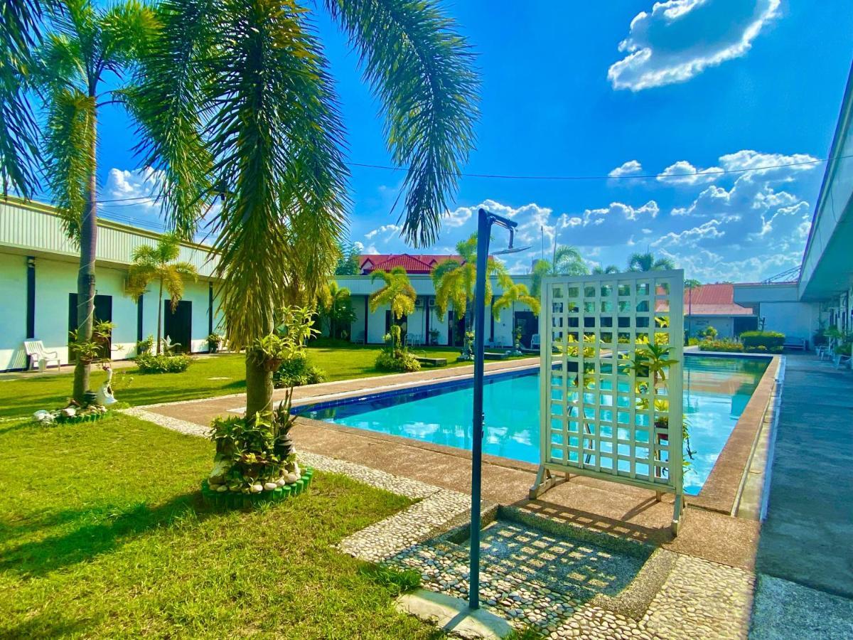 Ogh Resort Hotel Angeles Bagian luar foto